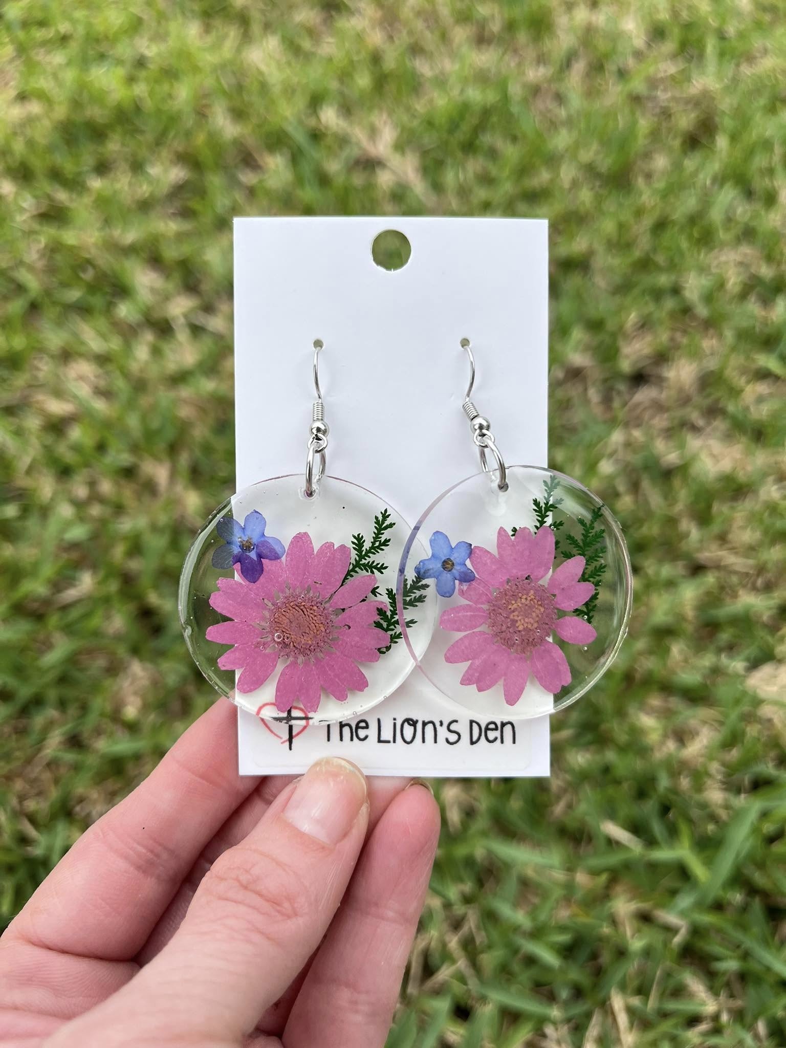 Circle floral earrings
