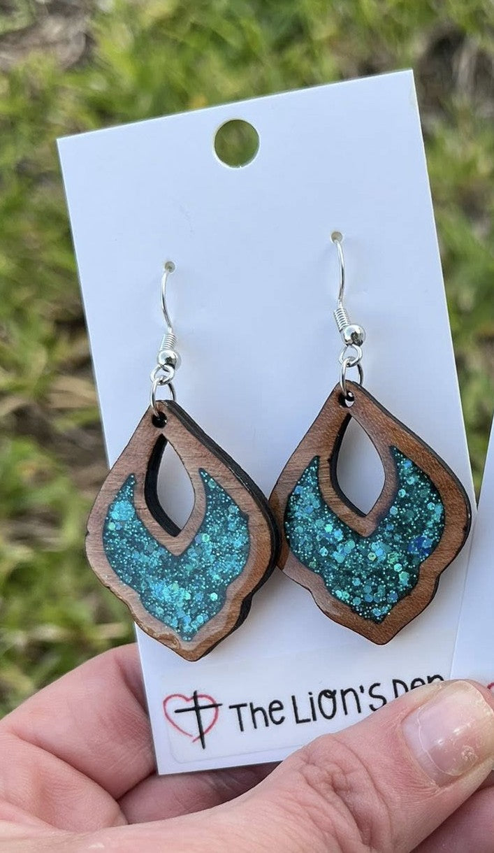 Chandelier earrings